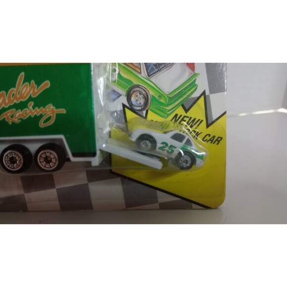 Racing Champions Racing Team Transporter 1:87 Ken Scrader With Micro Car Diecast - Picture 4 of 6